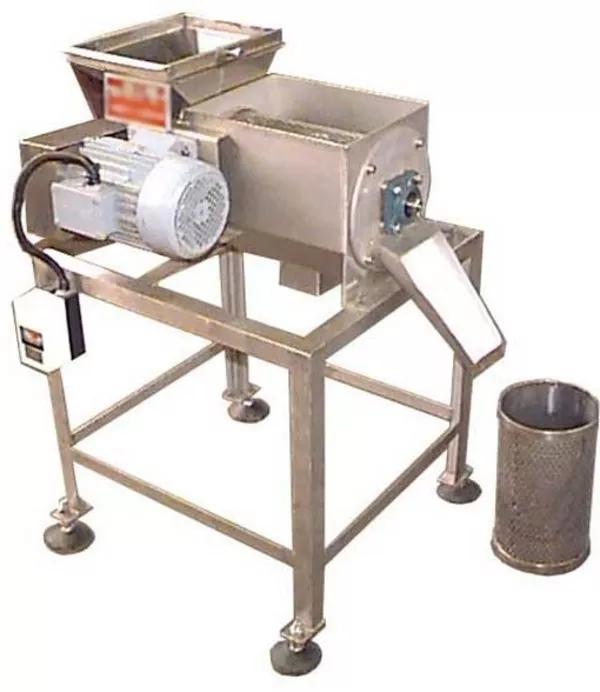 Протирочная машина для отделения косточек от плодов  100 – 200 кг/час